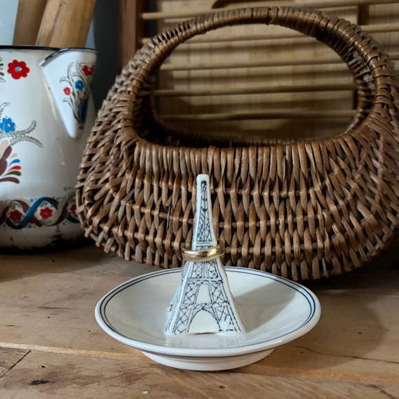 Anthropologie Eiffel Tower Ring Holder - Picture 2 of 6